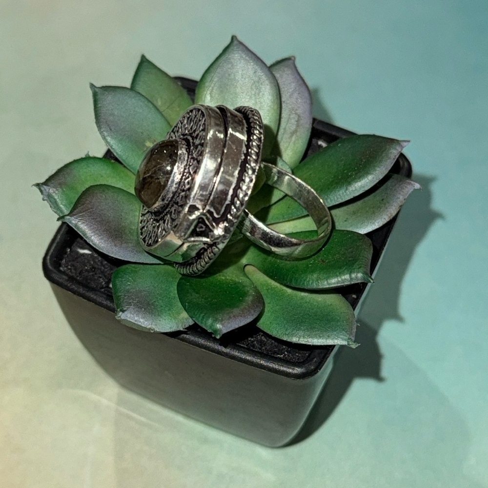 Fiery Labradorite Poison Ring - image 3